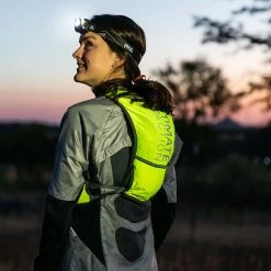 Ultimate Direction Marathon Vest V2 -Promos Vélos de route Magasin 80460220HBR LIF02 MarathonVestV2 HighBeam web 87650