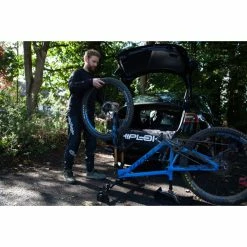 Hiplok Flipstand Portable Workstand -Promos Vélos de route Magasin Hiplok Flipstand Portable Workstand Bike Stands All Black FS1AB 9