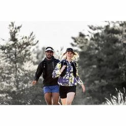 Salomon Active Skin 8 With Flasks 20 Salomon Active Skin 8 With Flasks -Promos Vélos de route Magasin Salomon Campaign A Trail Running Digne 3155.jpg.high res