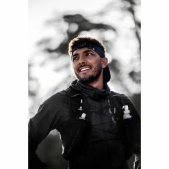 Salomon Active Skin 8 With Flasks 17 Salomon Active Skin 8 With Flasks -Promos Vélos de route Magasin Salomon Campaign A Trail Running Digne 3281.jpg.high res