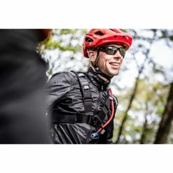 Sac D'hydratation USWE Outlander 3 -Promos Vélos de route Magasin USWE Outlander 3 Hydration Pack Hydration Packs Carbon Black SS21 V 2031001 3